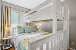 Beach-2-Bay 2br | Beach | AC | Patio