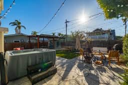 South Park Charmer | Close to Zoo | Backyard Oasis