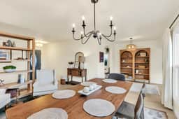 3BR with Hot Tub, Sunset Deck, AC, Luxury Dining
