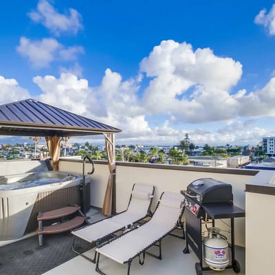 Modern Apt with Balcony Hot Tub, ADA Compliant