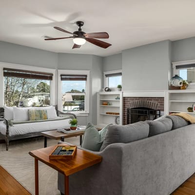 South Park Charmer | Close to Zoo | Backyard Oasis