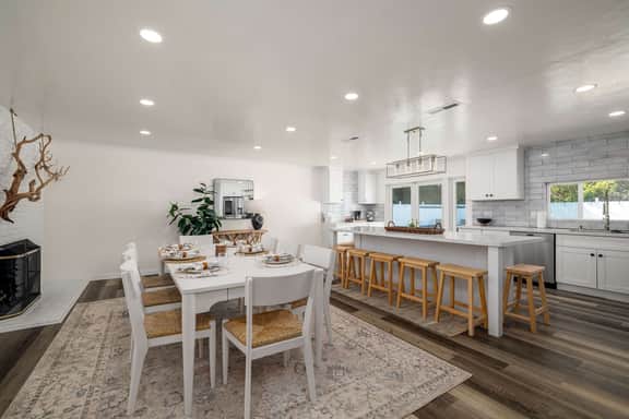 Huge House w/ Pool! Sleeps 16 | BBQ | Shuffleboard