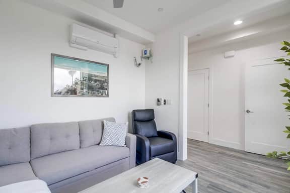Park Blvd 302 | Newly Built | Spa | Central