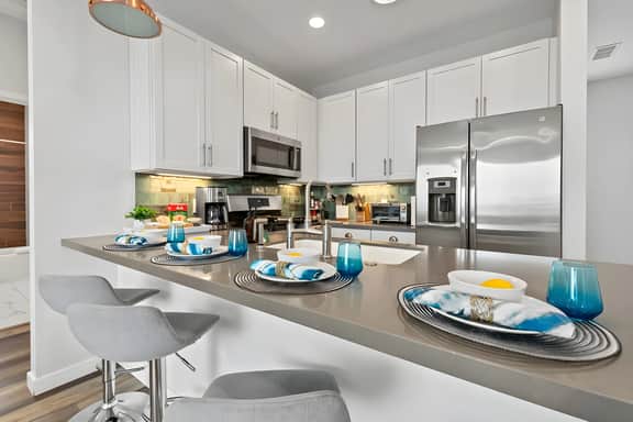 Saratoga Sunset | Rooftop | Sleek | Walk to Beach