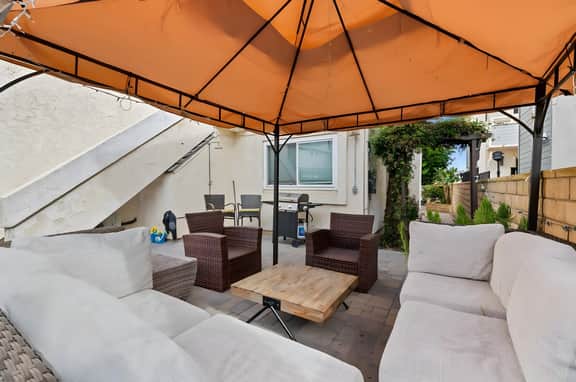 Grand Desire - Vibrant, Luxury, Beachside treat