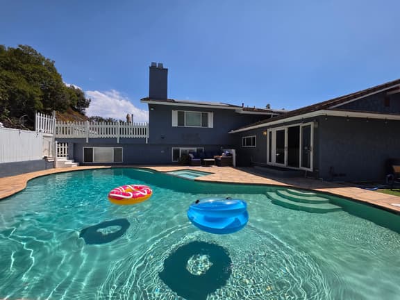 Huge House w/ Pool! Sleeps 16 | BBQ | Shuffleboard