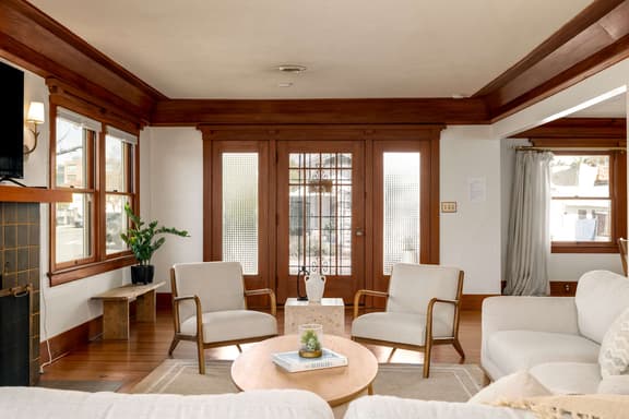 Japandi Design in Hillcrest | 4br | Hot Tub for 6